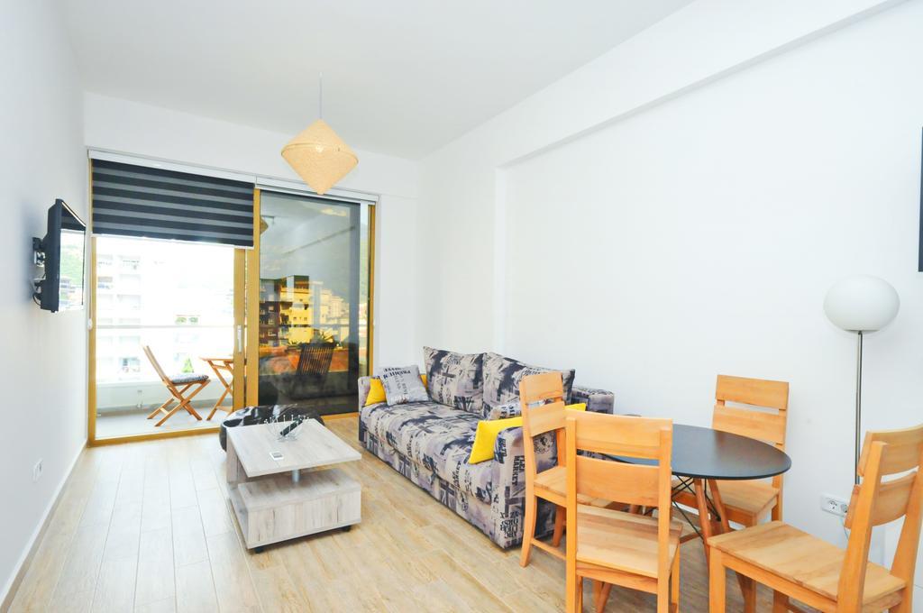 Apartment Sea Breeze Lux Budva